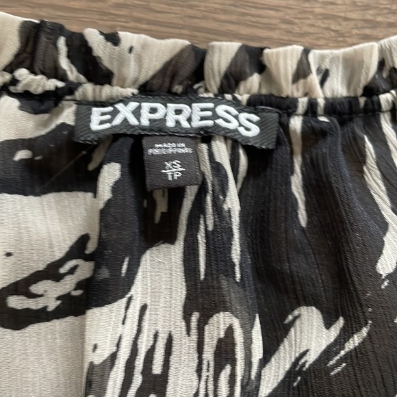 Express Top - Picture 3 of 5